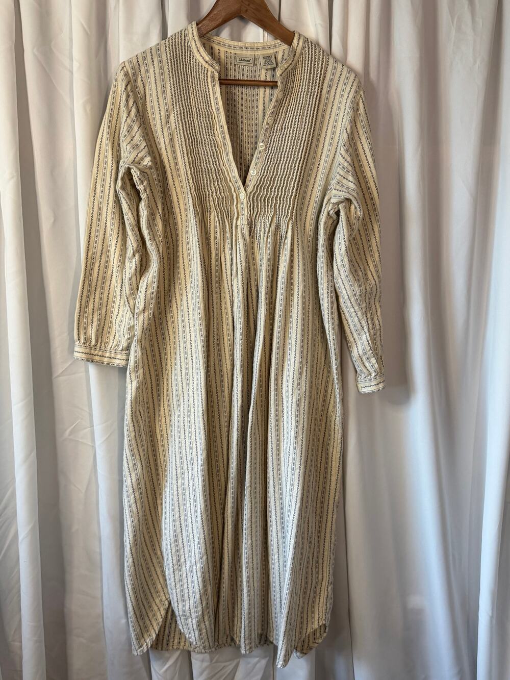 Vintage L.L. Bean Cottagecore Cream Striped Pintuck Maxi Nightgown Medium Petite